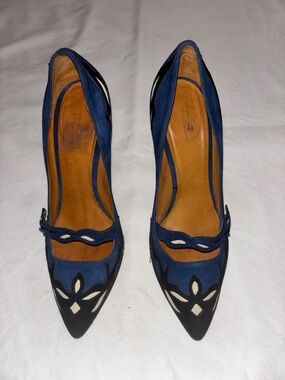 Isabel Marant Navy and Black Pointed-Toe Suede Pumps with Cutout Detail 40